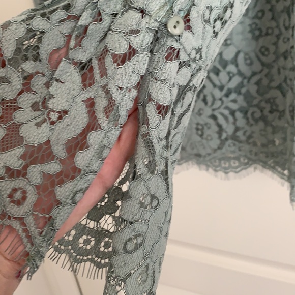 Romantic lined lace blouse. - Picture 7 of 7